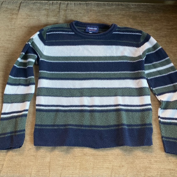 Forever knit sweater slight crop wide but below belly button - Picture 1 of 5